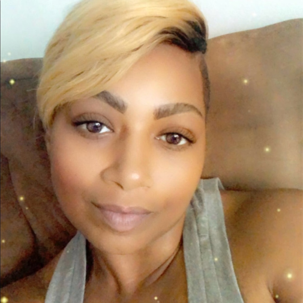 Meet your Posher, Lakeshia